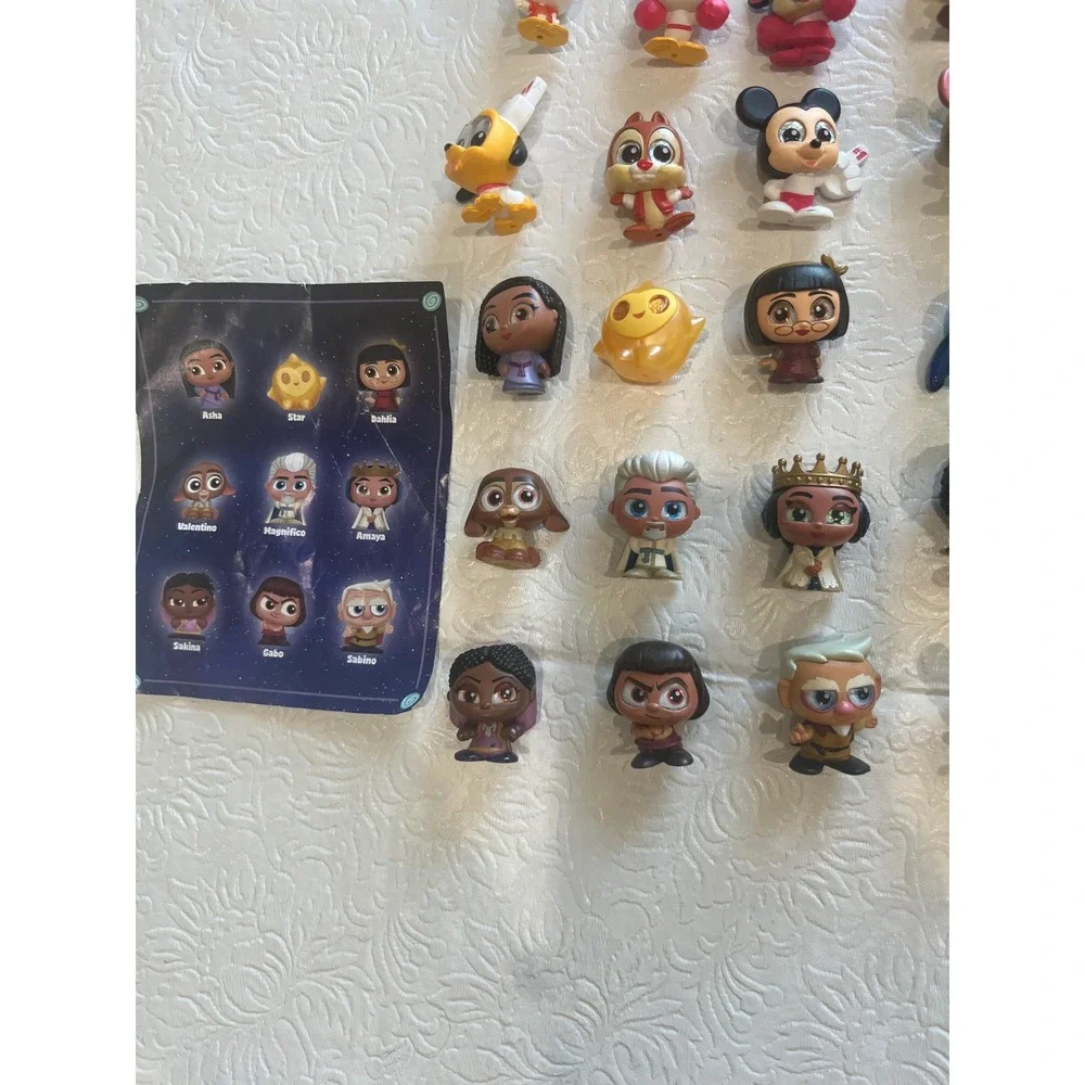 131 Disney Doorables Lot Rare Ultra Rare Flocked Glow Scented Special + Cards